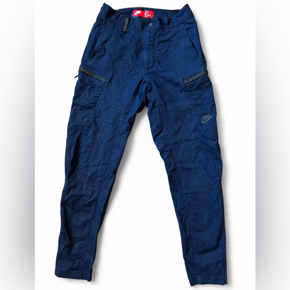 Nike Men's Jogger Cargo Pants in Navy